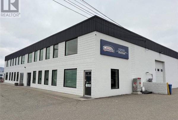 Unit 4 – 1935 11th Avenue